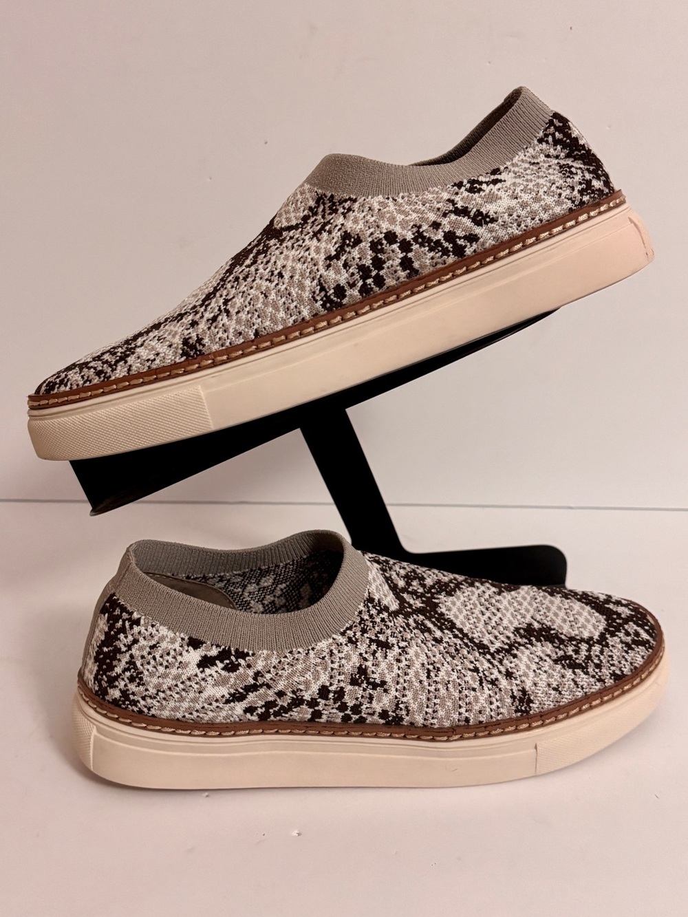 Vince Camuto Women's Keamalla Slip-On in the "Grey Snake" colorway W7